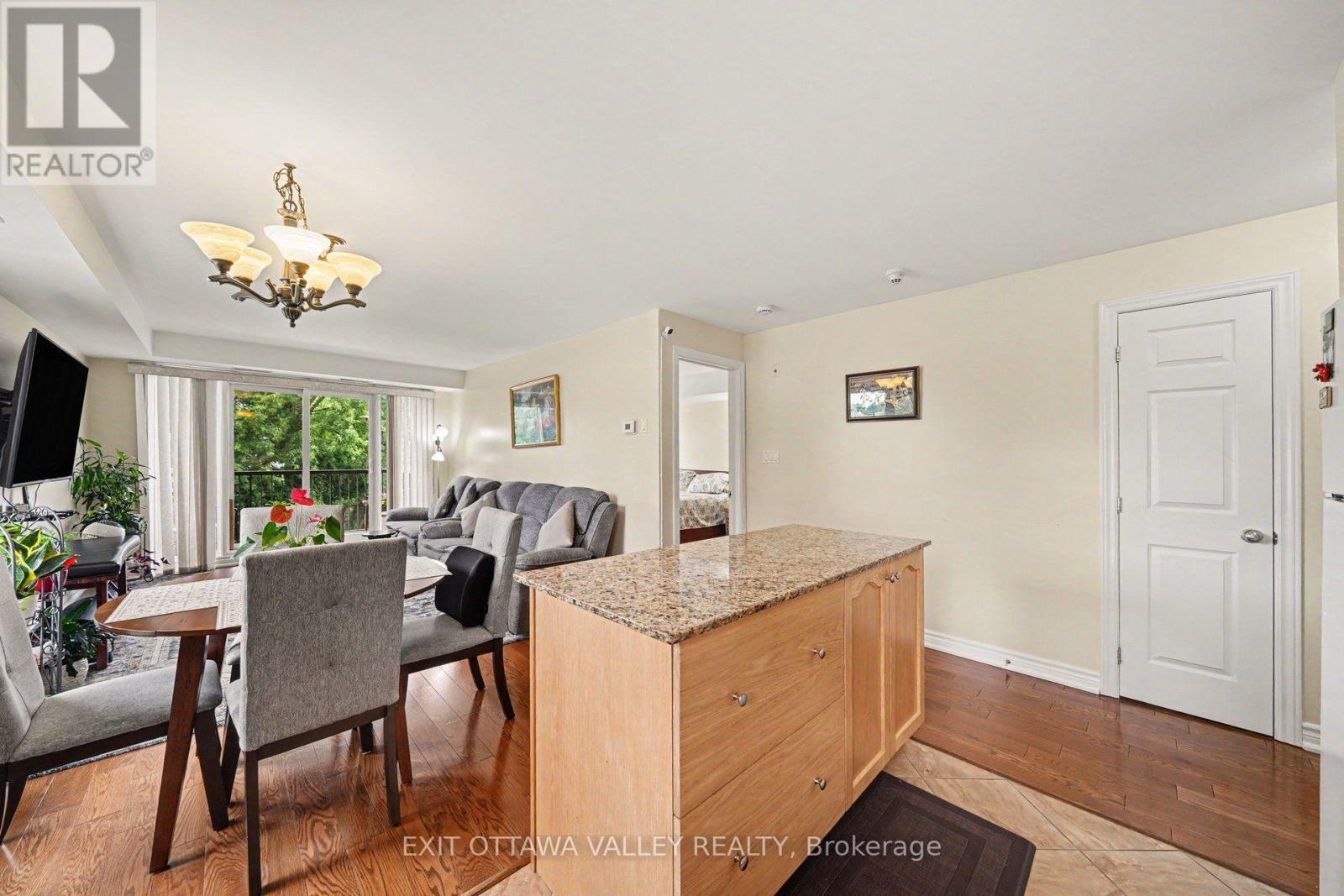 #208 14 NORICE STREET - 12