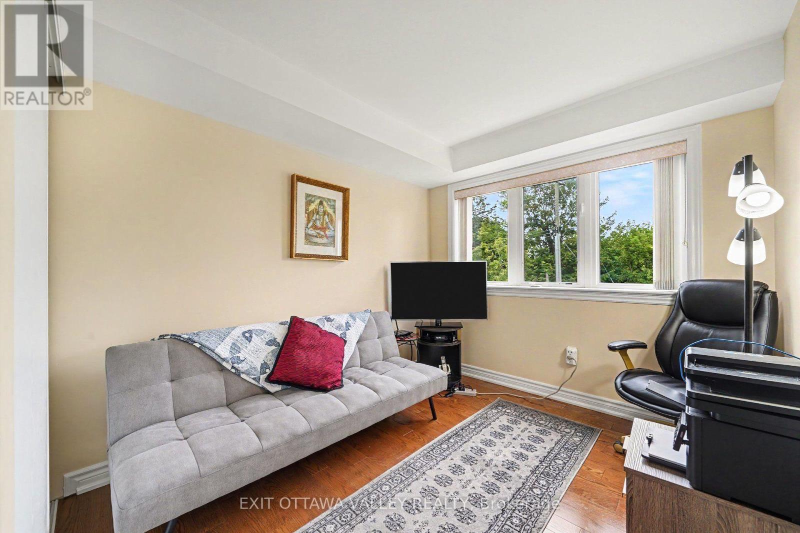 #208 14 NORICE STREET - 20