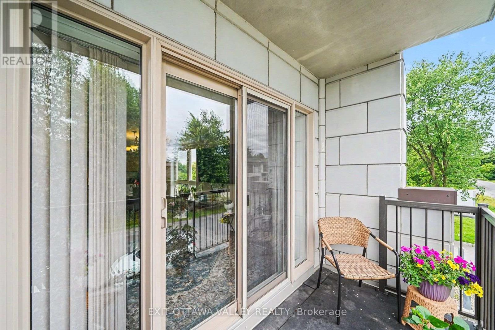 #208 14 NORICE STREET - 23
