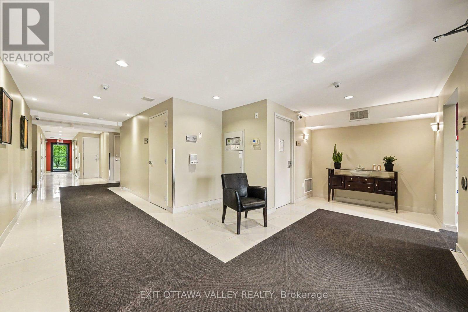 #208 14 NORICE STREET - 3