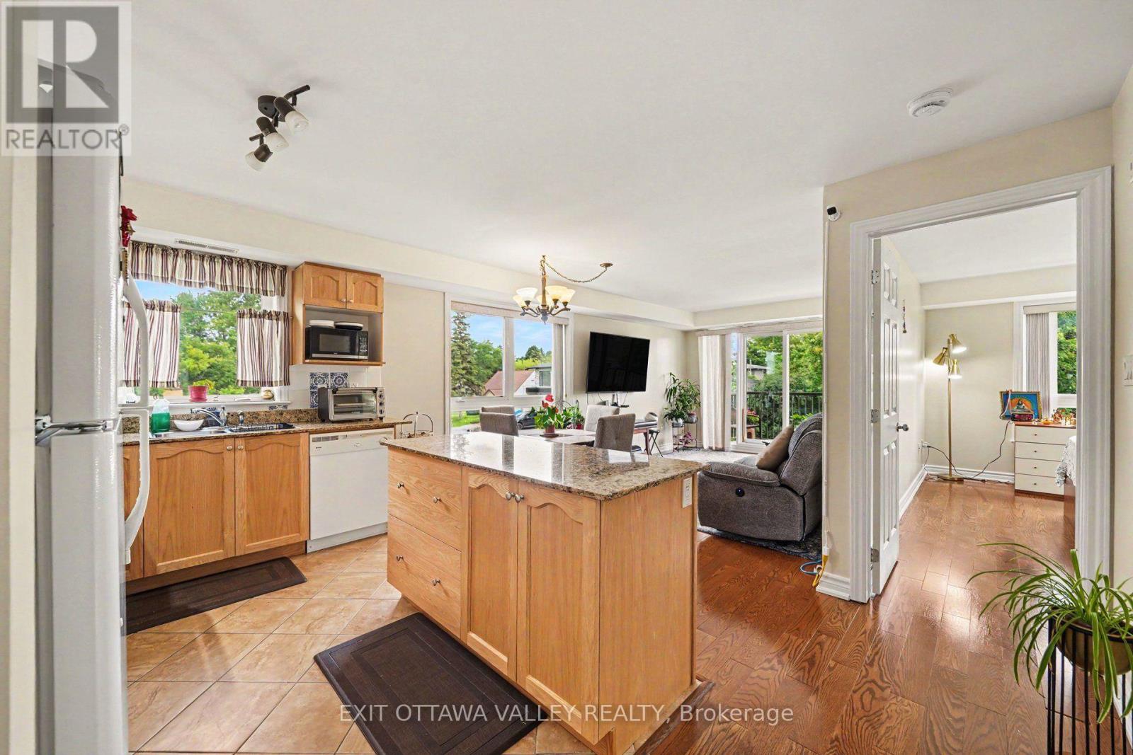 #208 14 NORICE STREET - 7