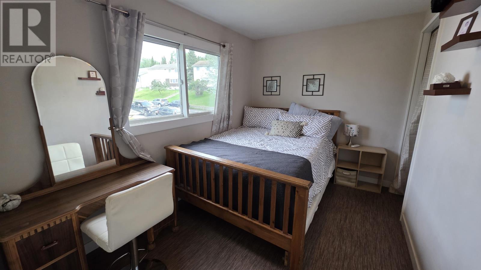 12 Drewry DR - 33