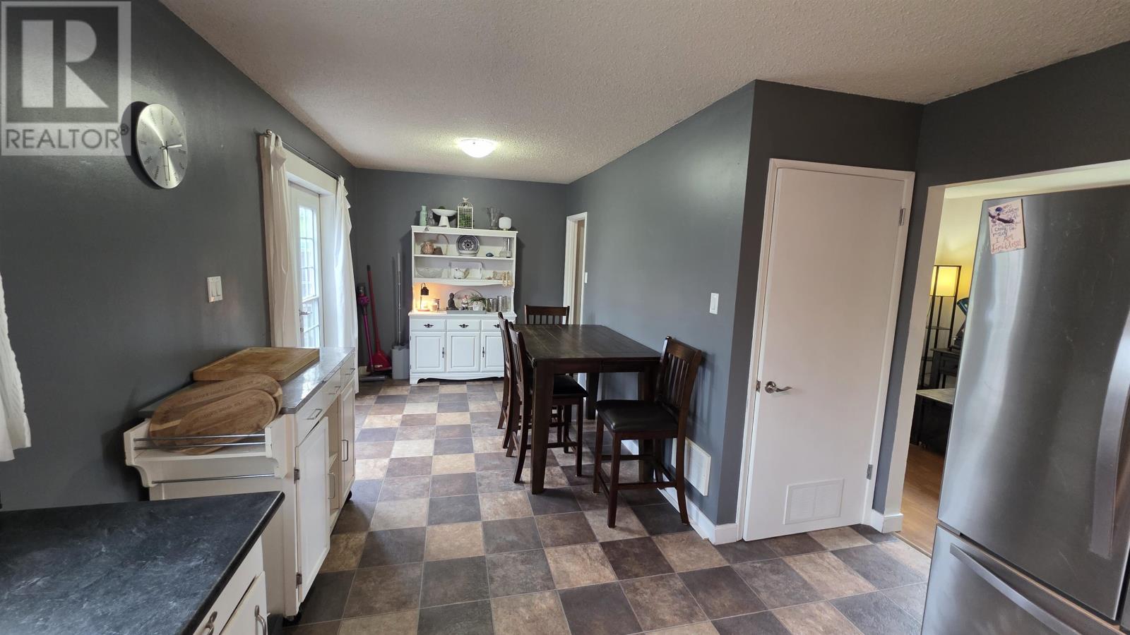 12 Drewry DR - 23