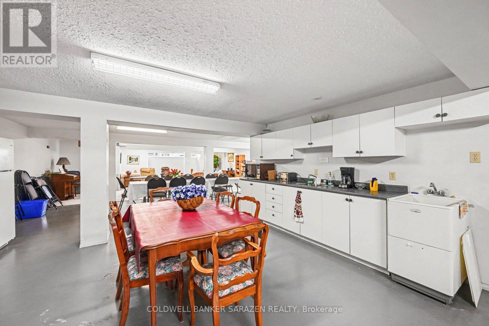 #201 61 JACK CRESCENT - 19