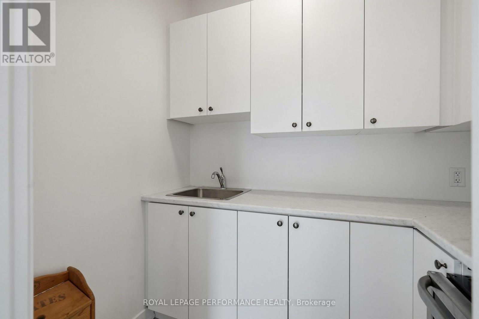 504 BARRAGE STREET - 10