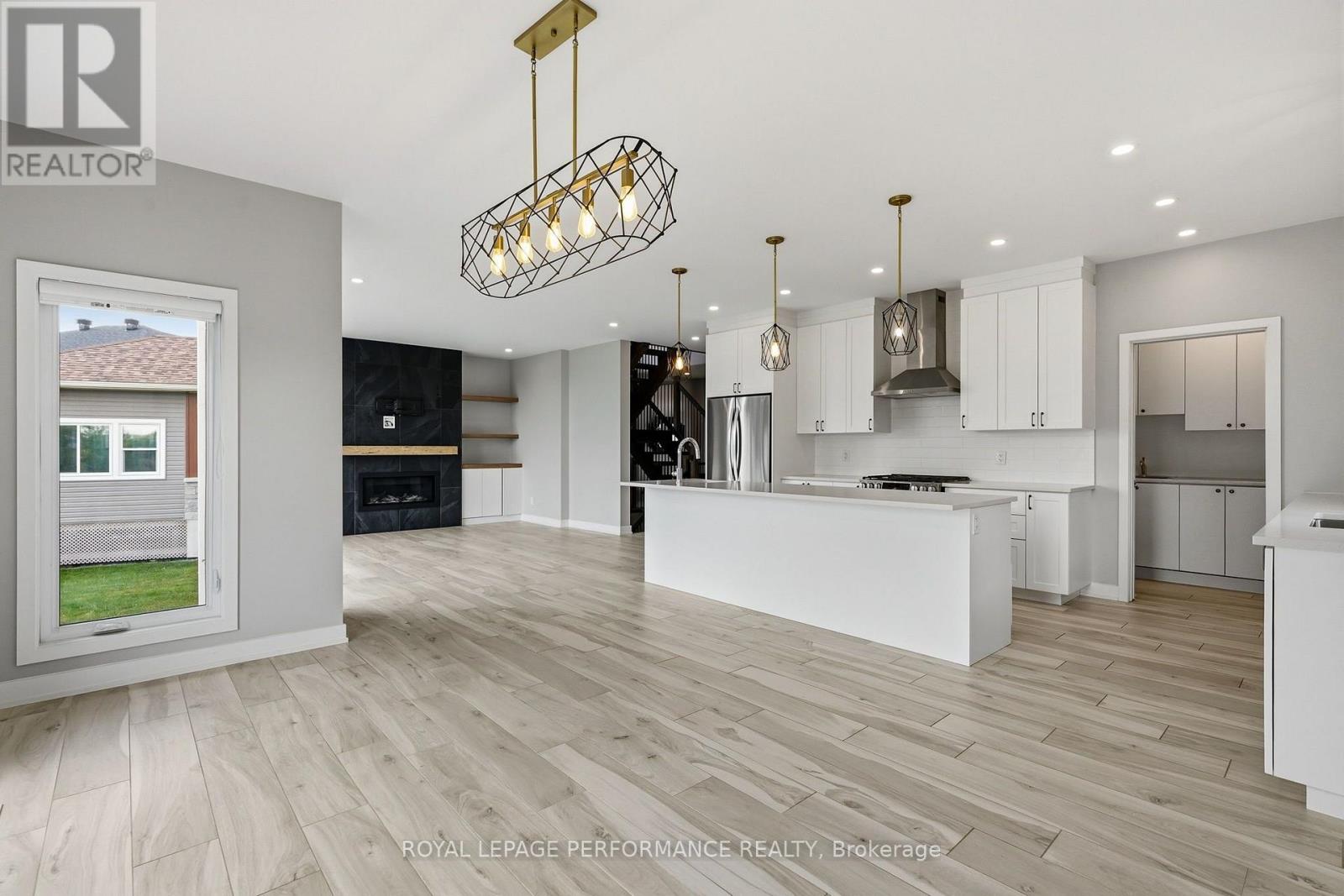 504 BARRAGE STREET - 12