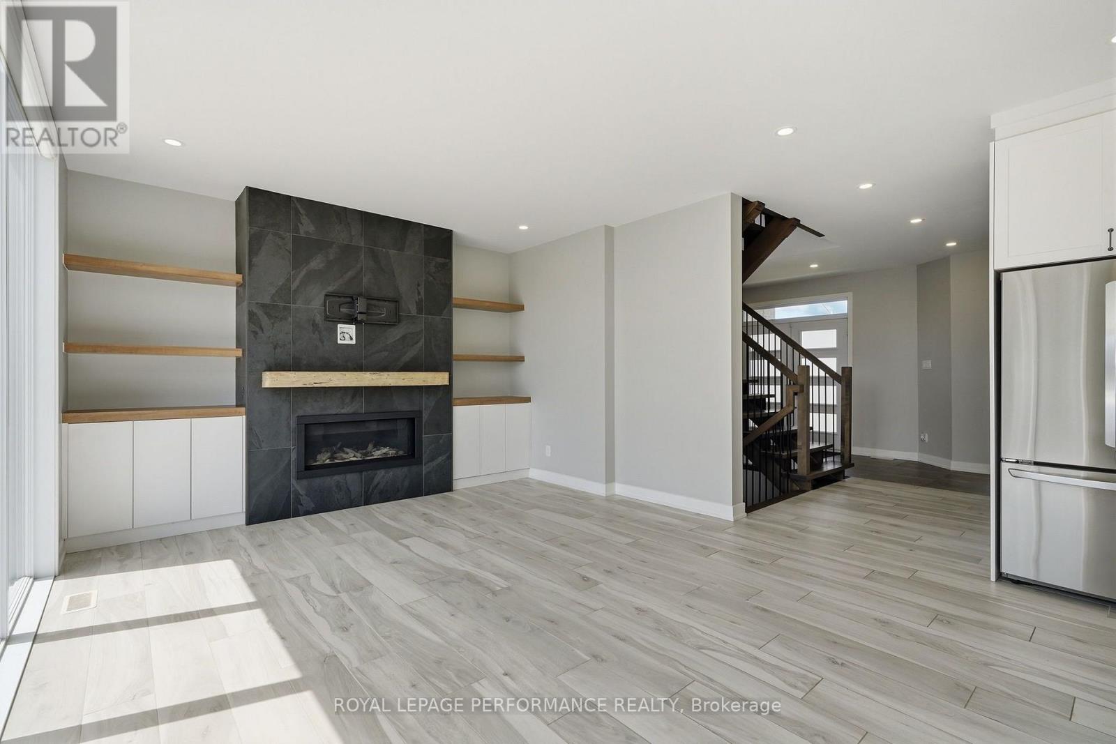504 BARRAGE STREET - 15