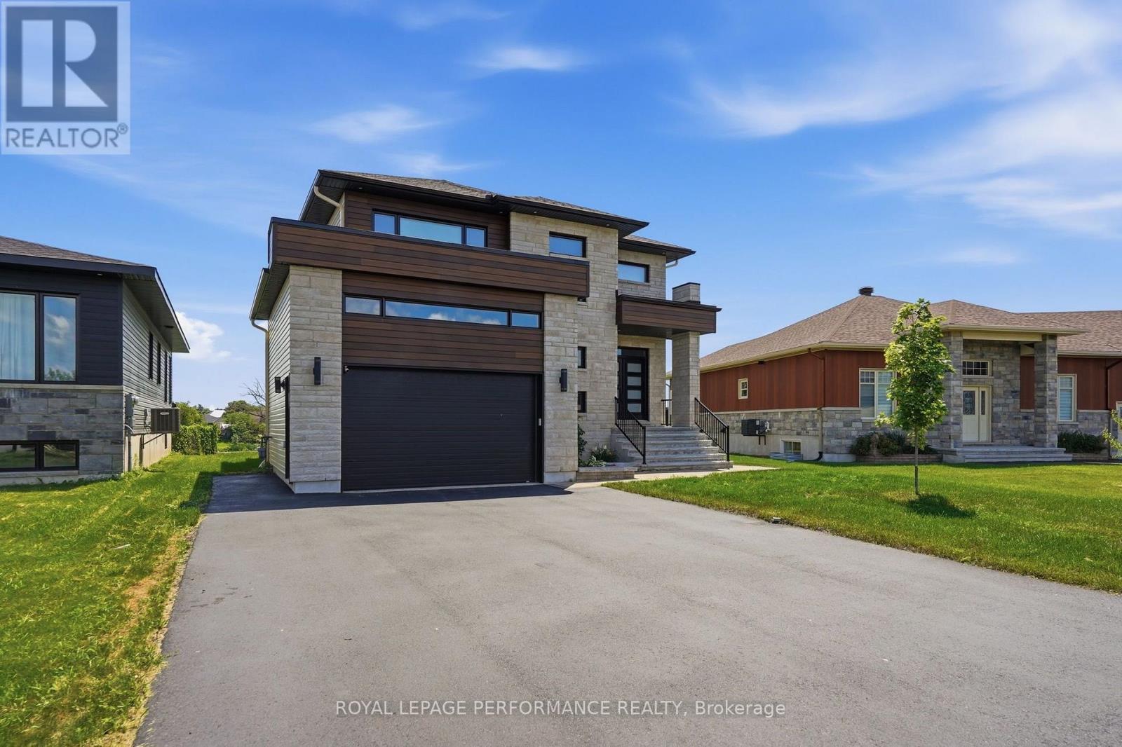 504 BARRAGE STREET - 2