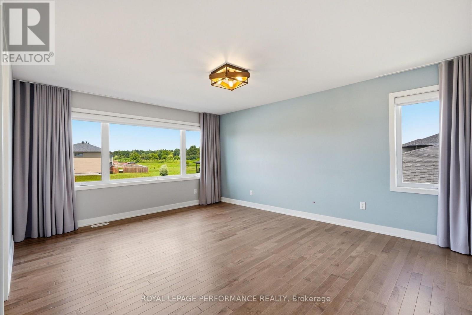 504 BARRAGE STREET - 20