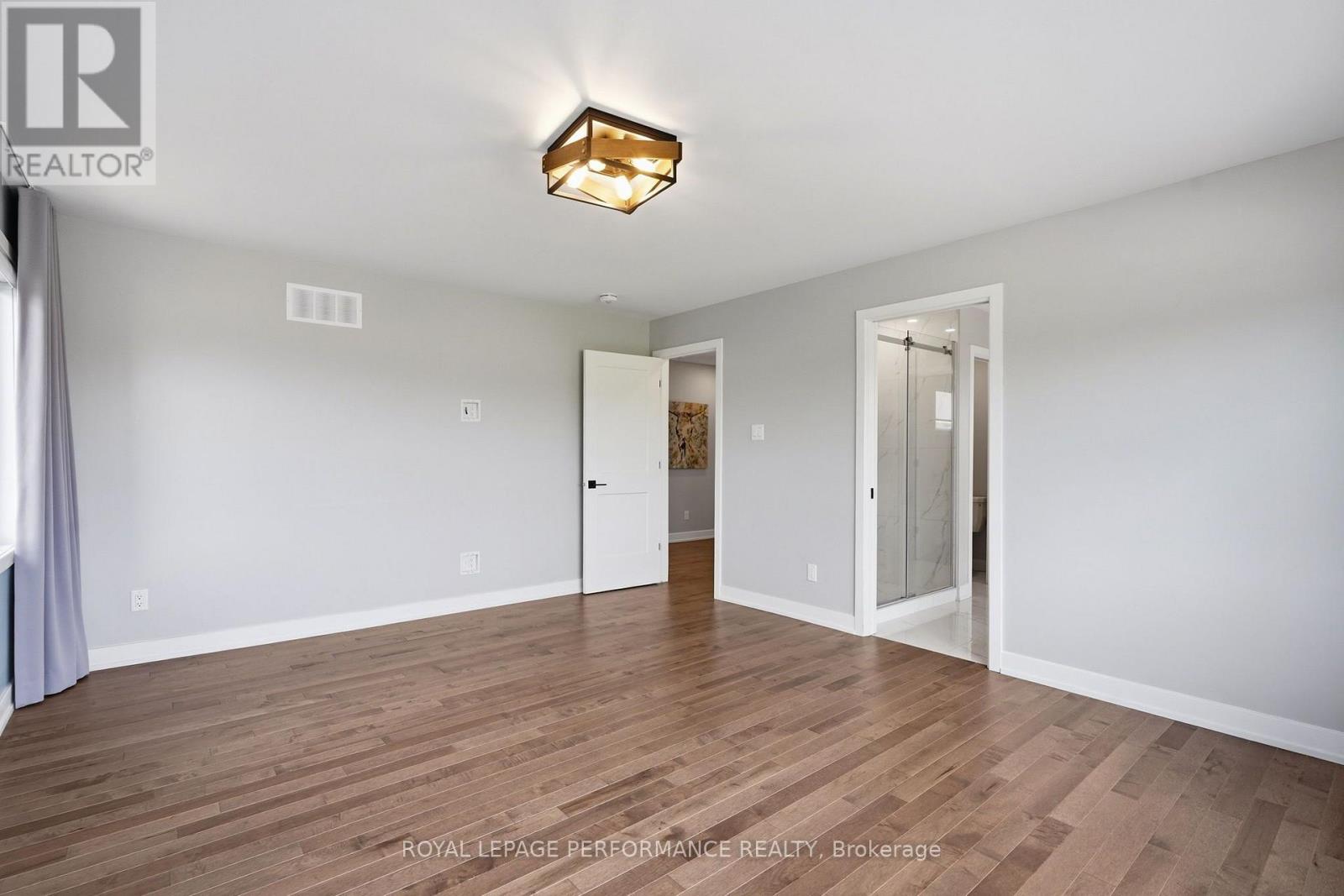 504 BARRAGE STREET - 21