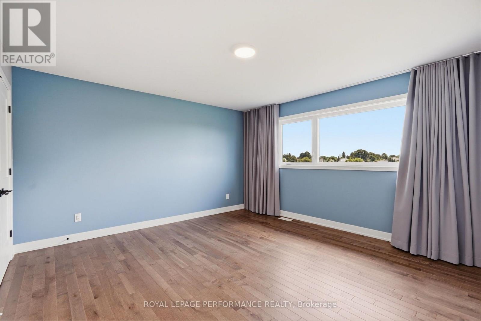 504 BARRAGE STREET - 24