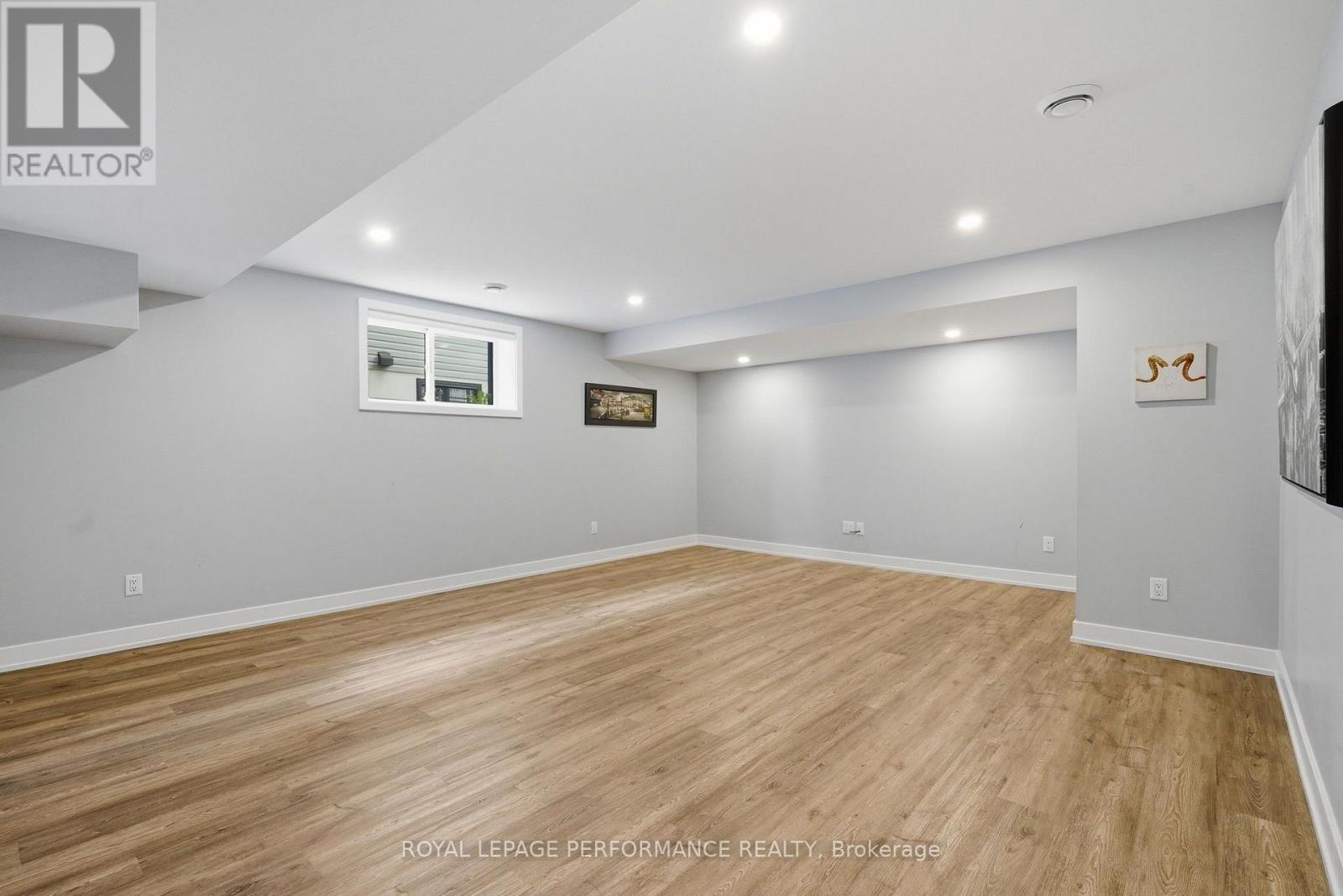 504 BARRAGE STREET - 28