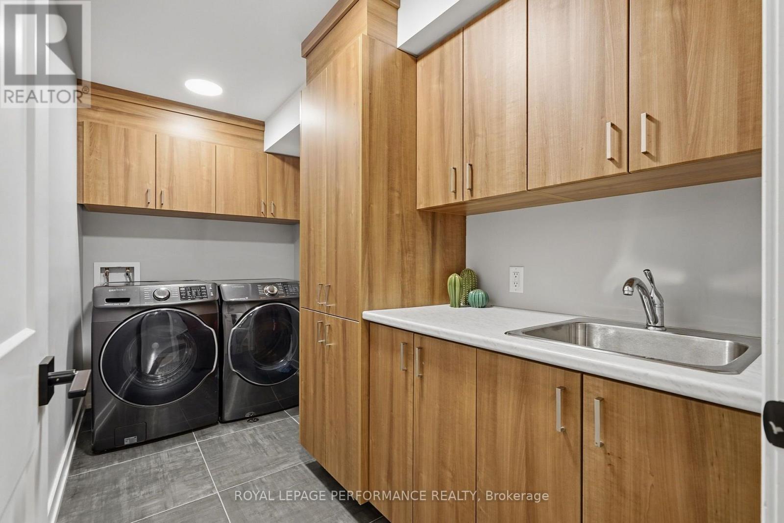 504 BARRAGE STREET - 30