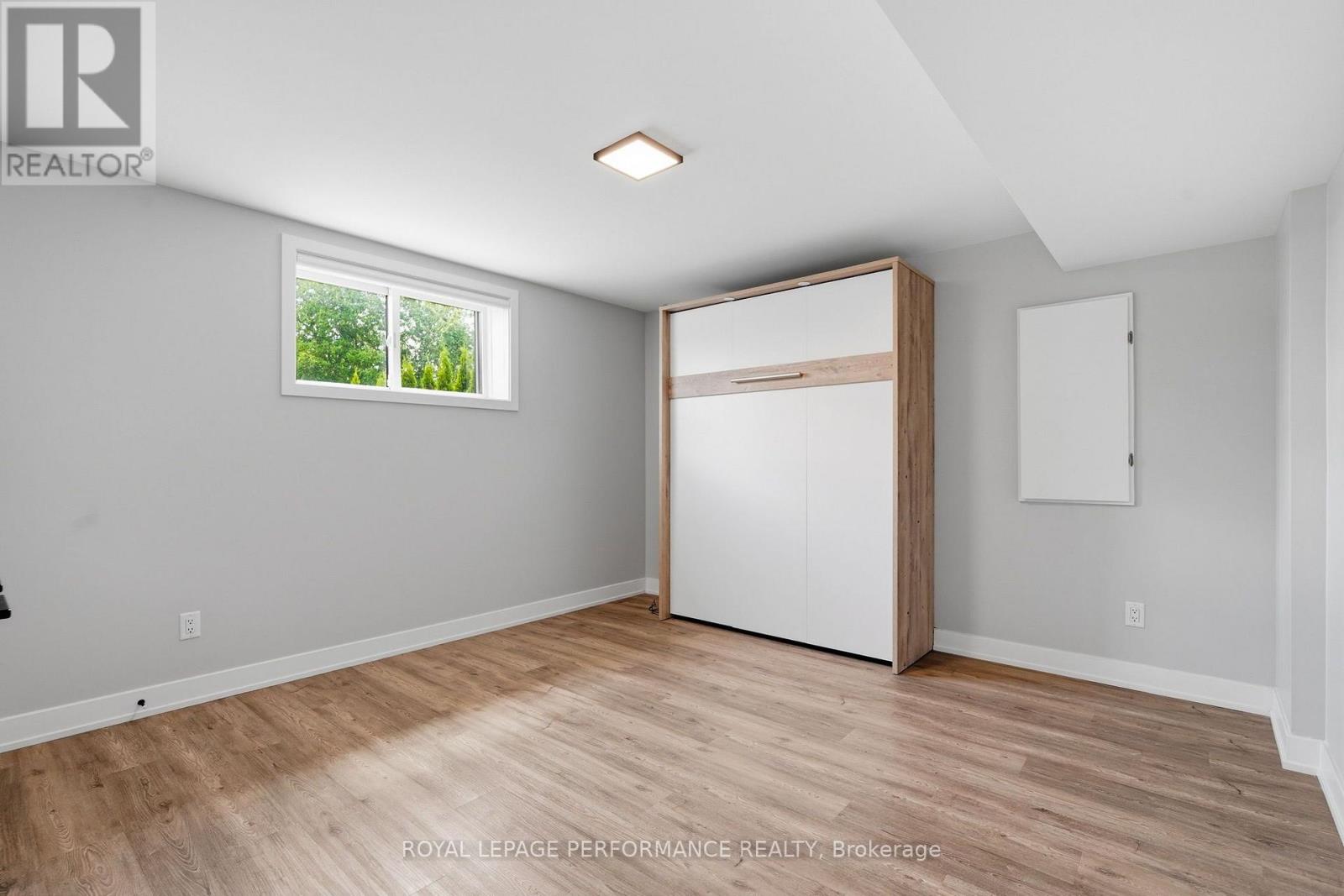 504 BARRAGE STREET - 31