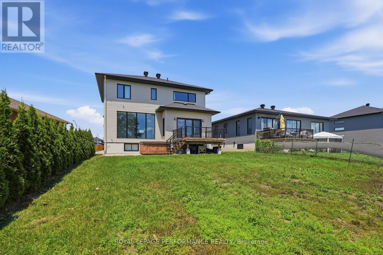 504 BARRAGE STREET - 38