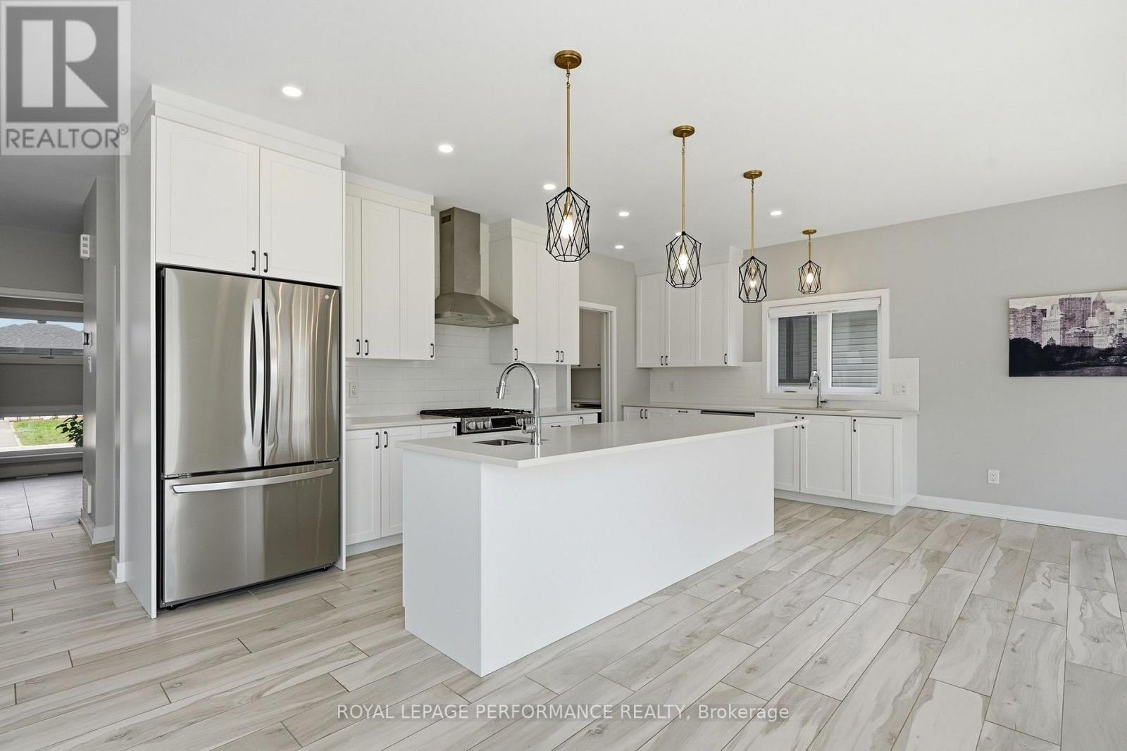 504 BARRAGE STREET - 4