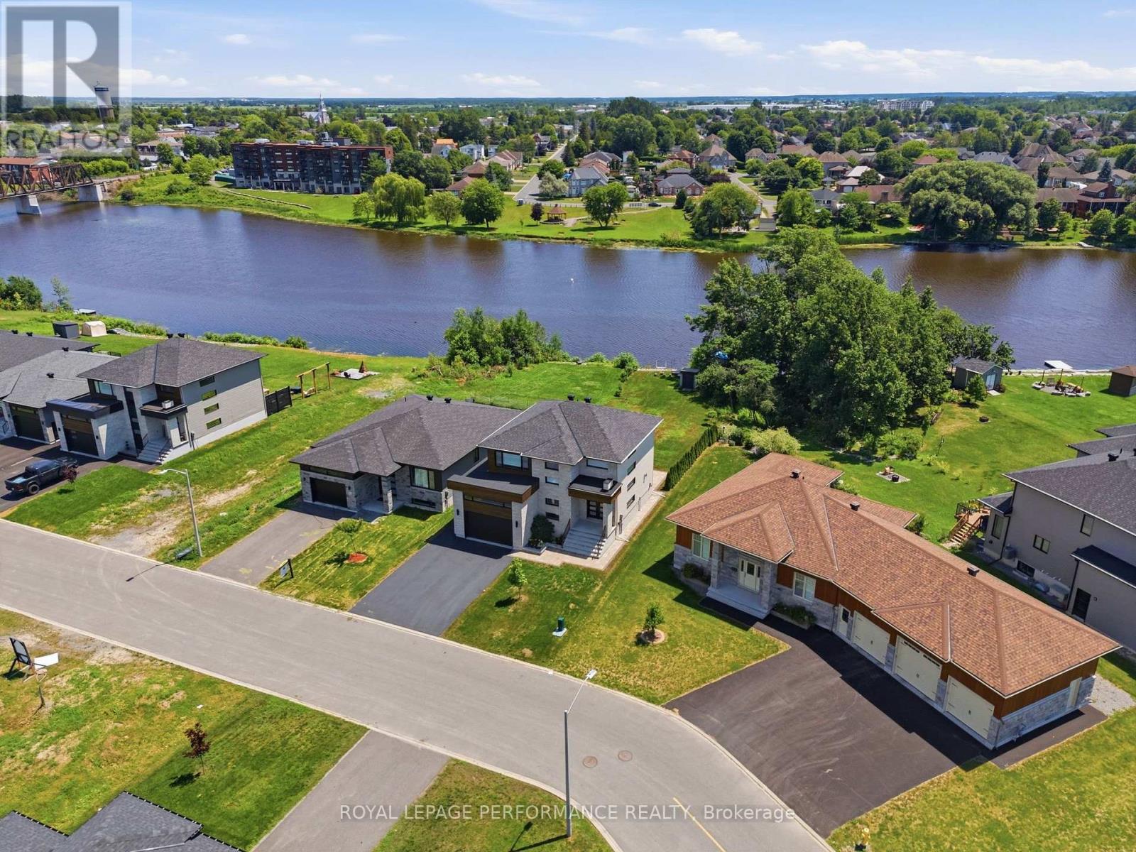 504 BARRAGE STREET - 43