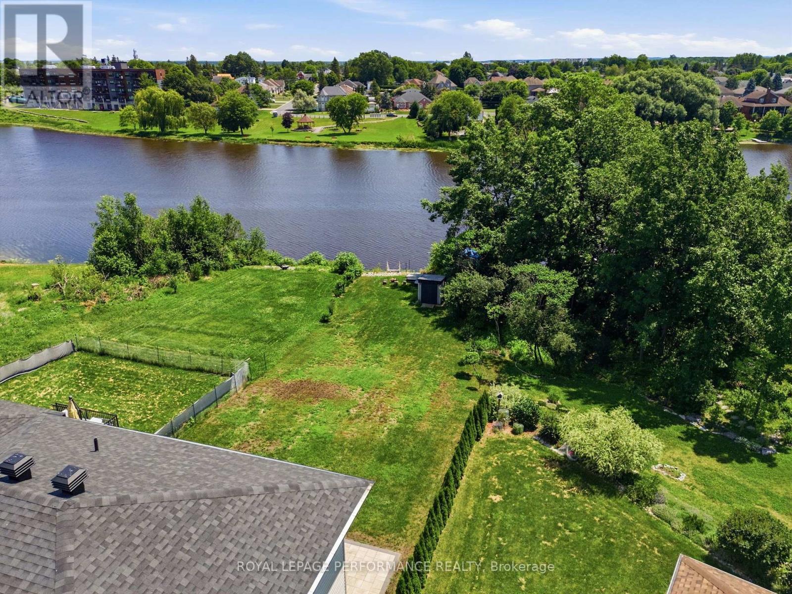 504 BARRAGE STREET - 44