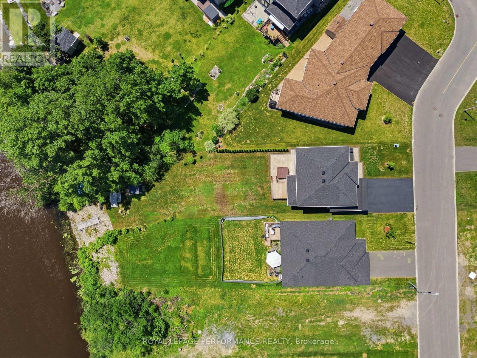 504 BARRAGE STREET - 45