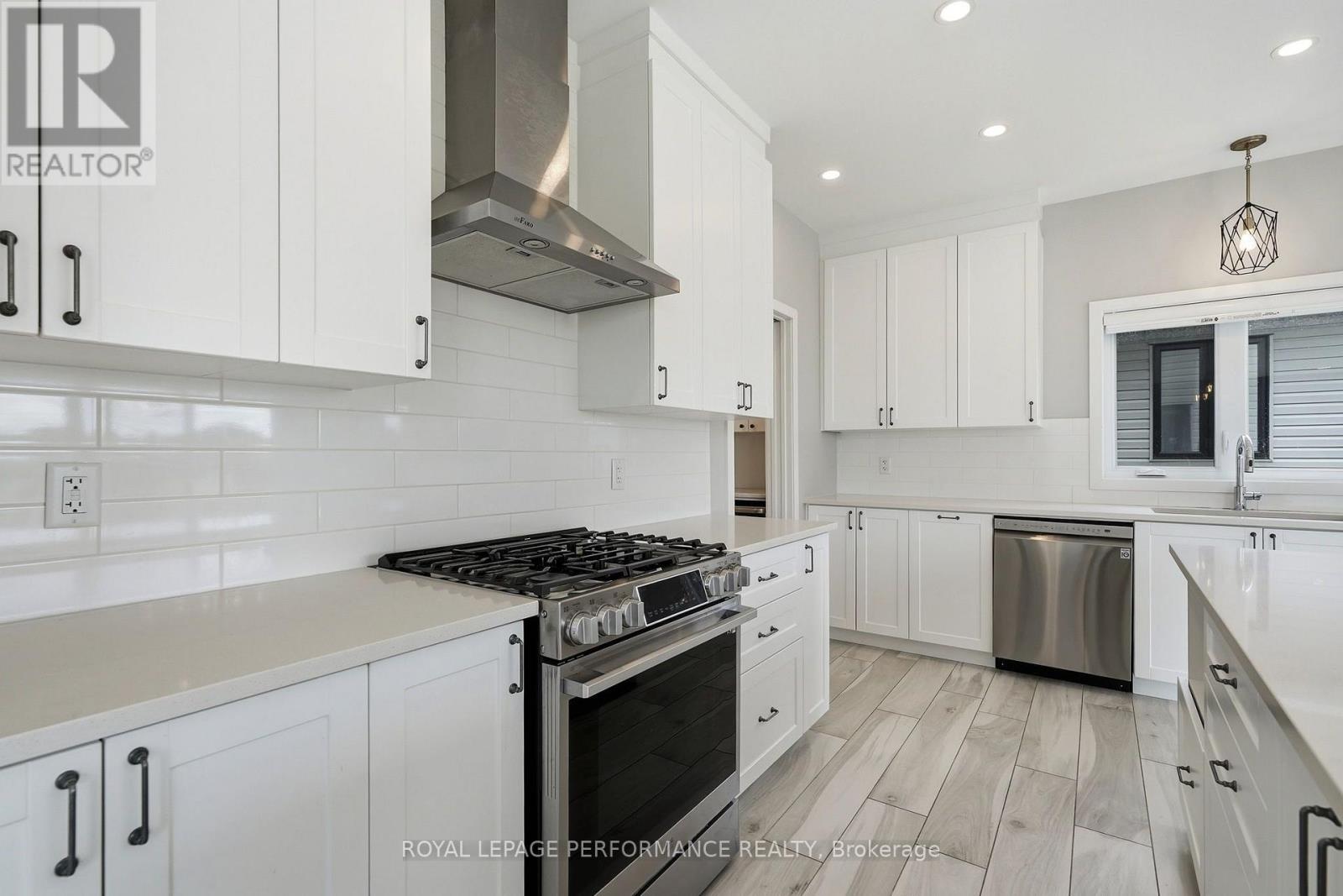 504 BARRAGE STREET - 9
