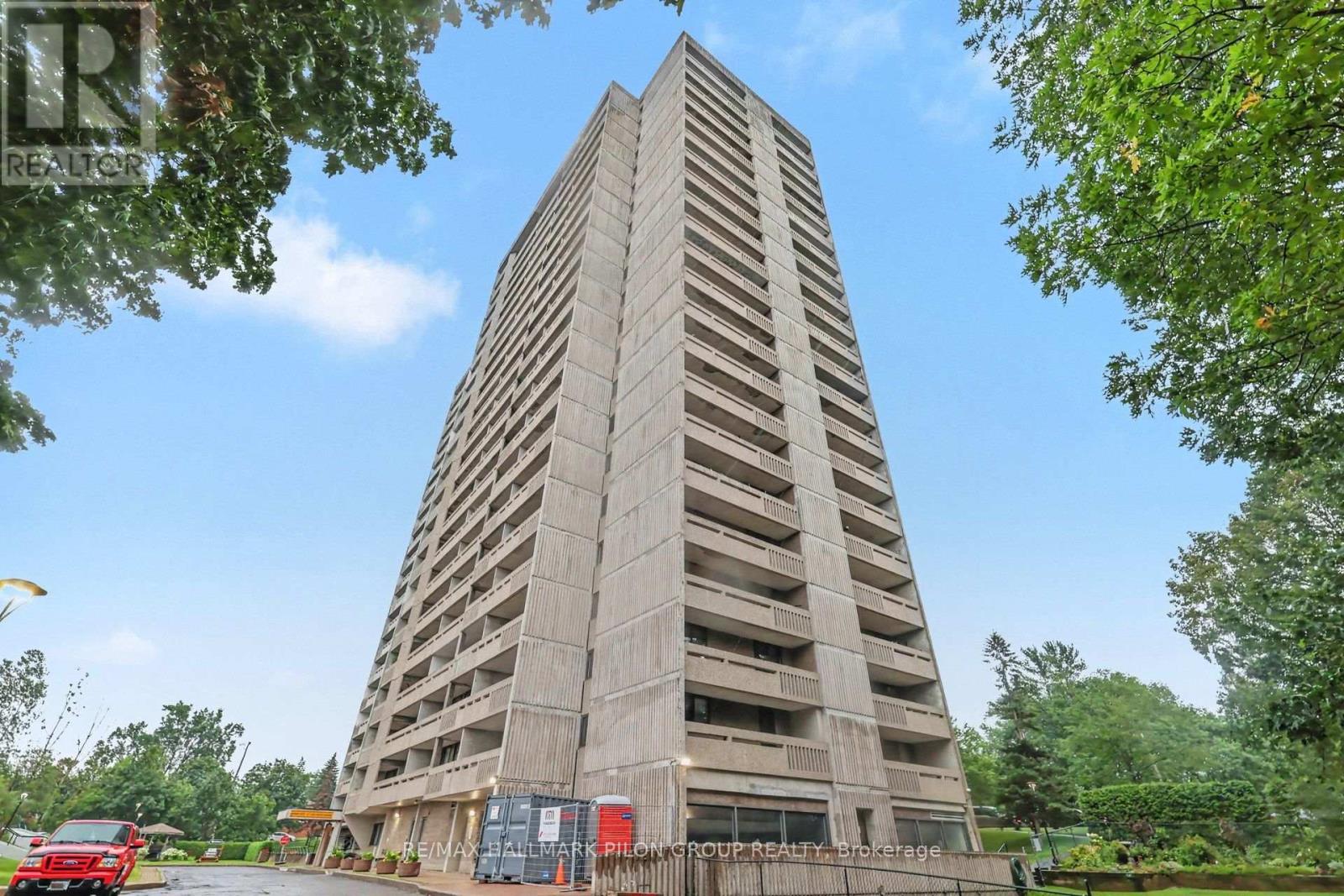 #1305 415 GREENVIEW AVENUE - 1