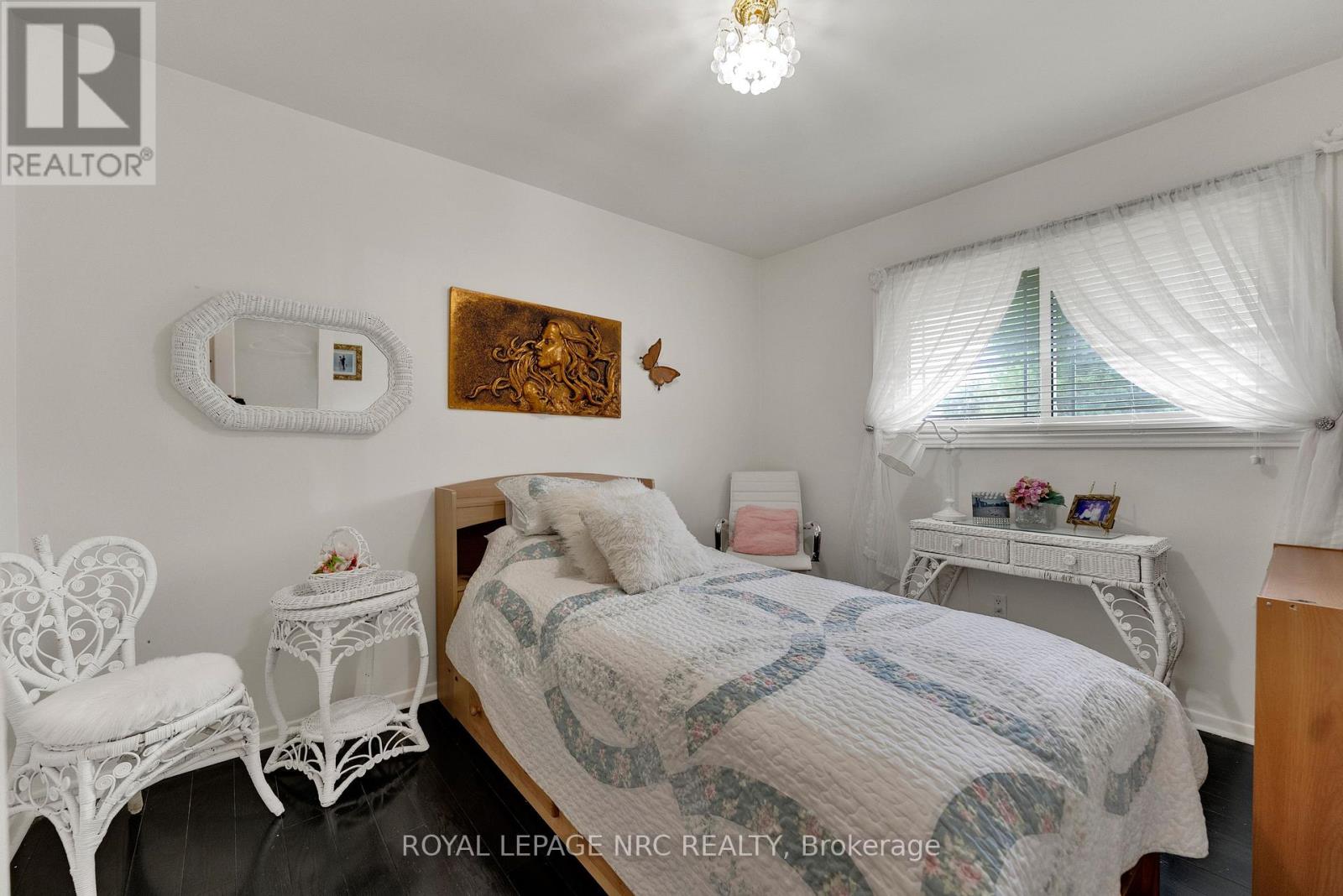 8415 PARKWAY DRIVE - 17