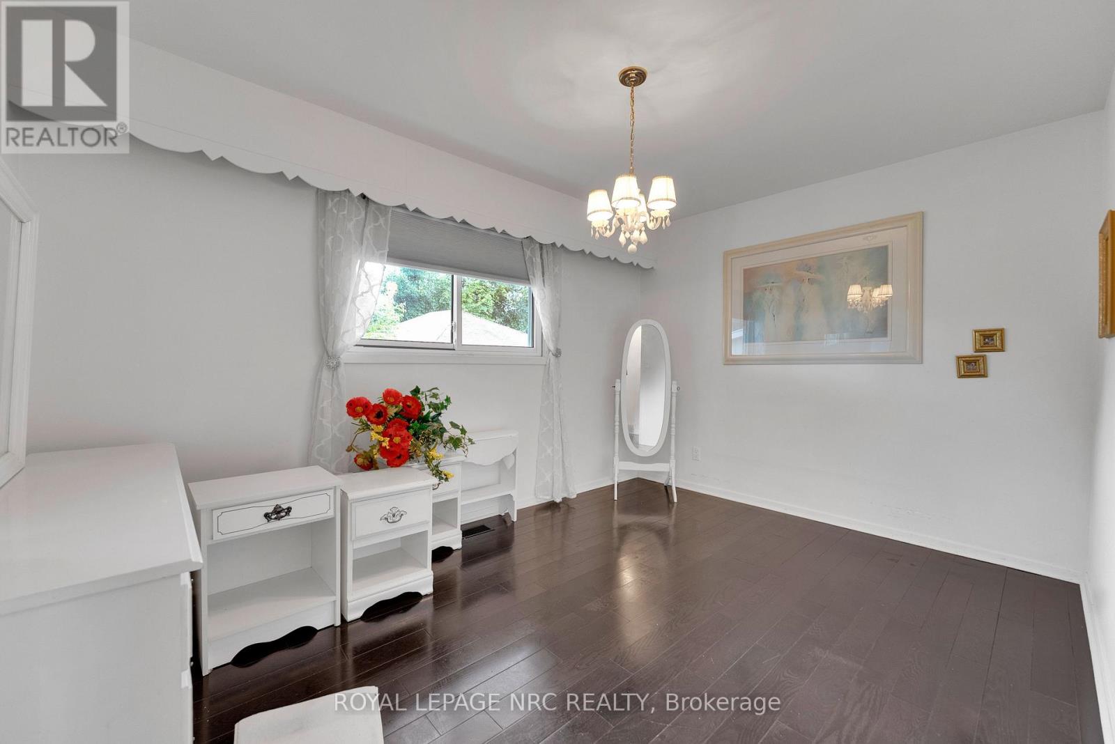 8415 PARKWAY DRIVE - 21