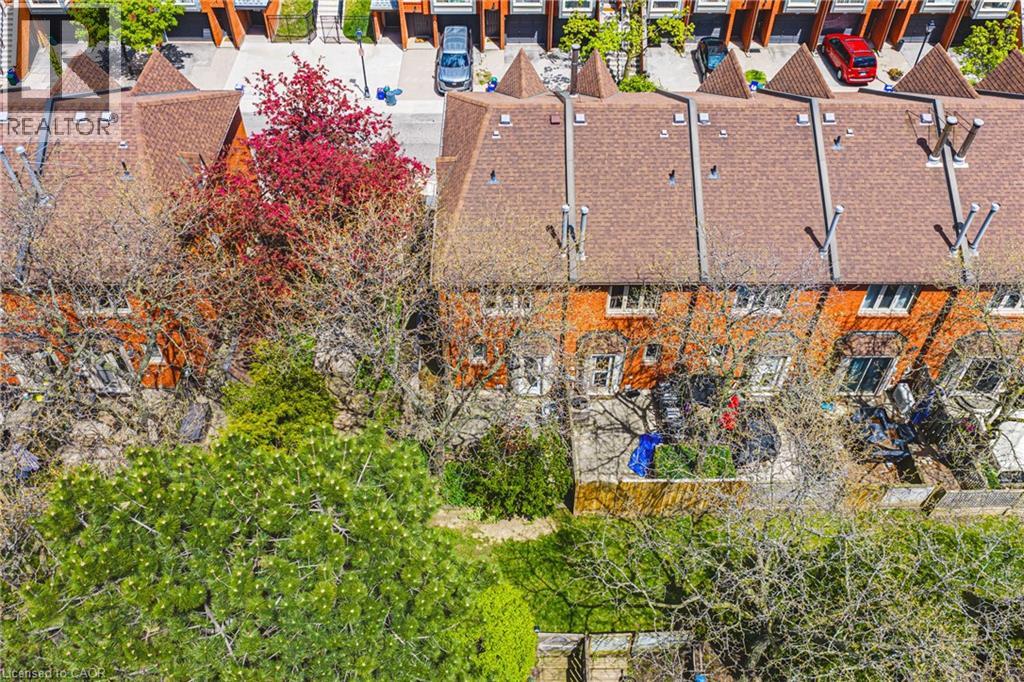 #101 895 MAPLE Avenue - 33