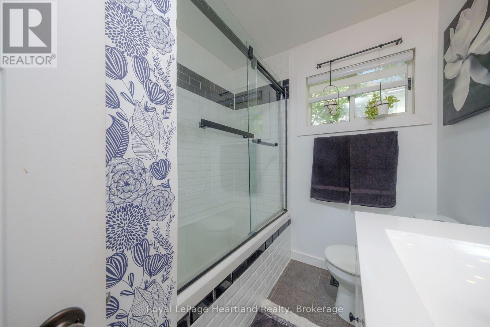 109 CARLING TERRACE - 12