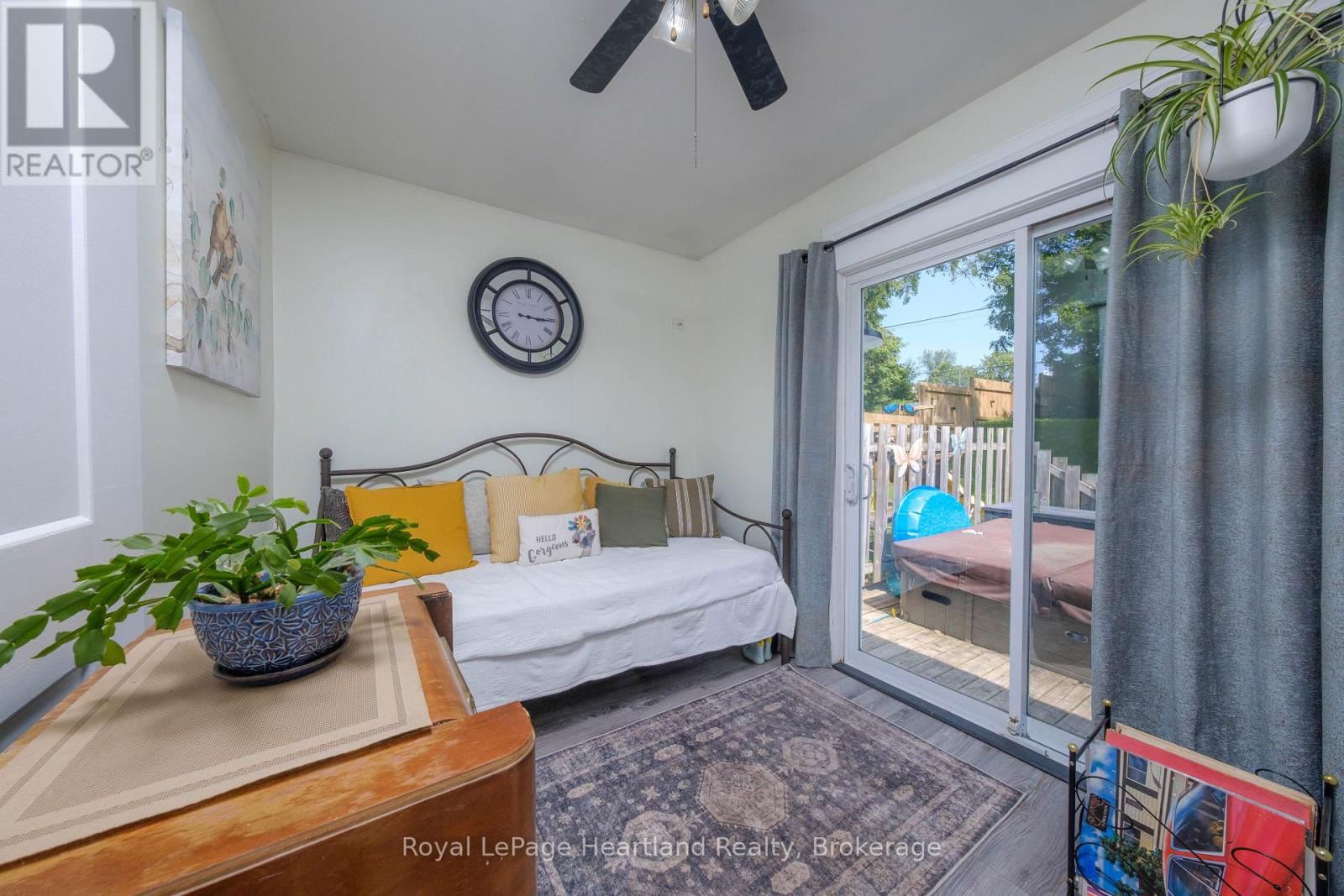 109 CARLING TERRACE - 13