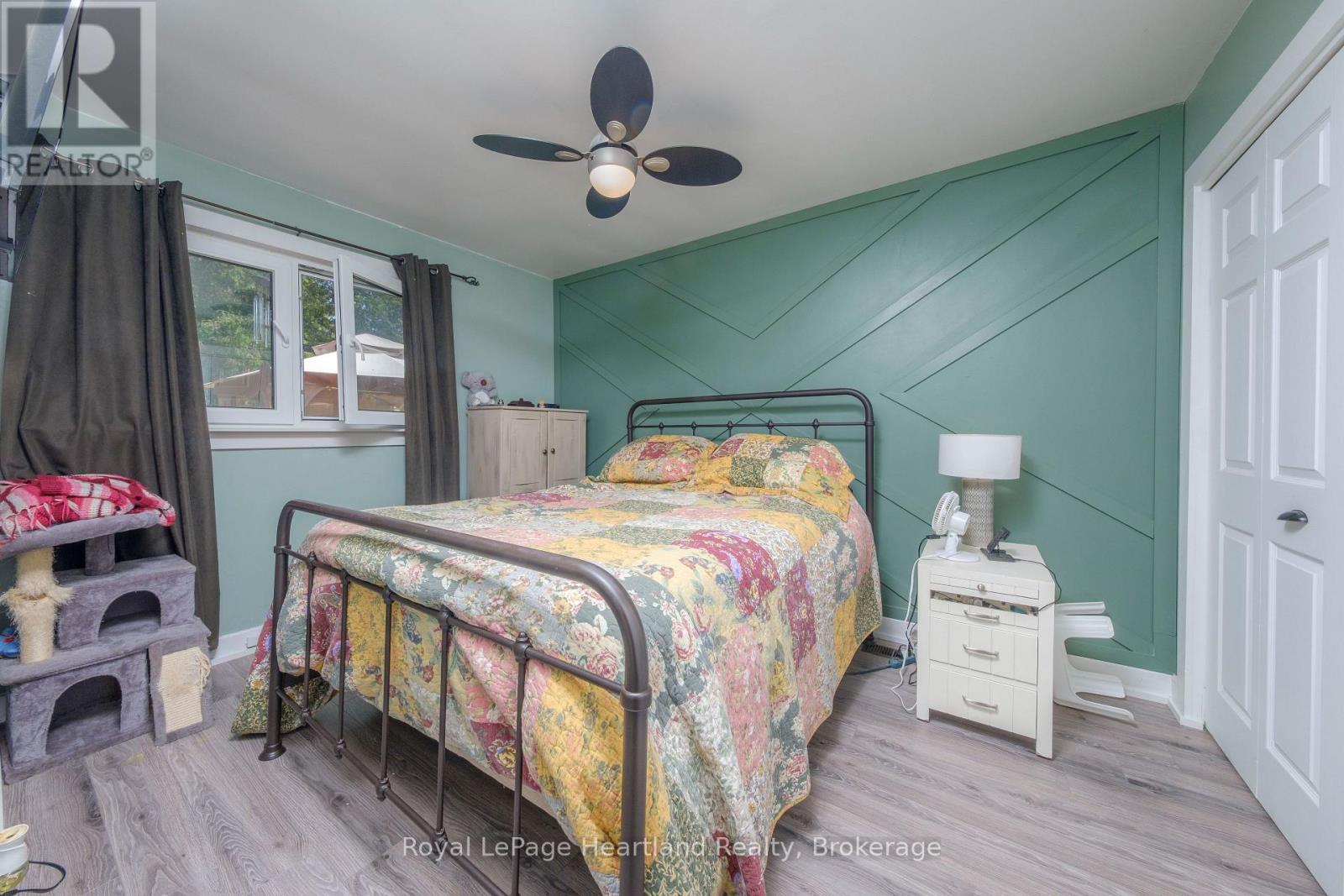 109 CARLING TERRACE - 14