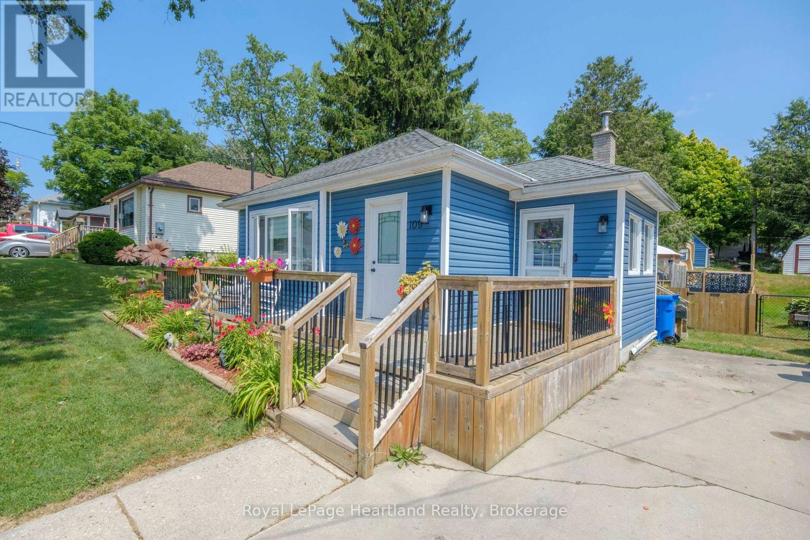 109 CARLING TERRACE - 3