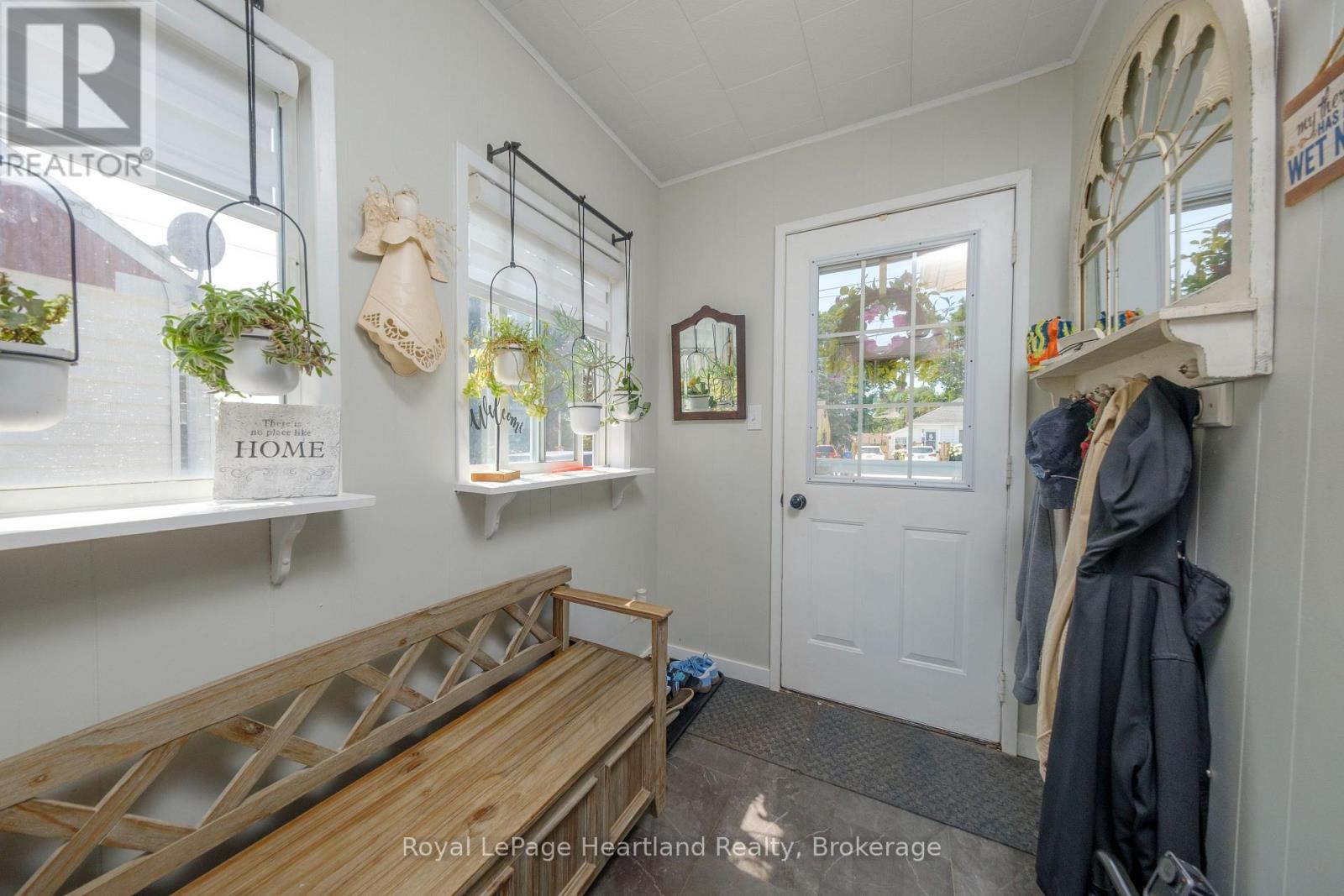 109 CARLING TERRACE - 4