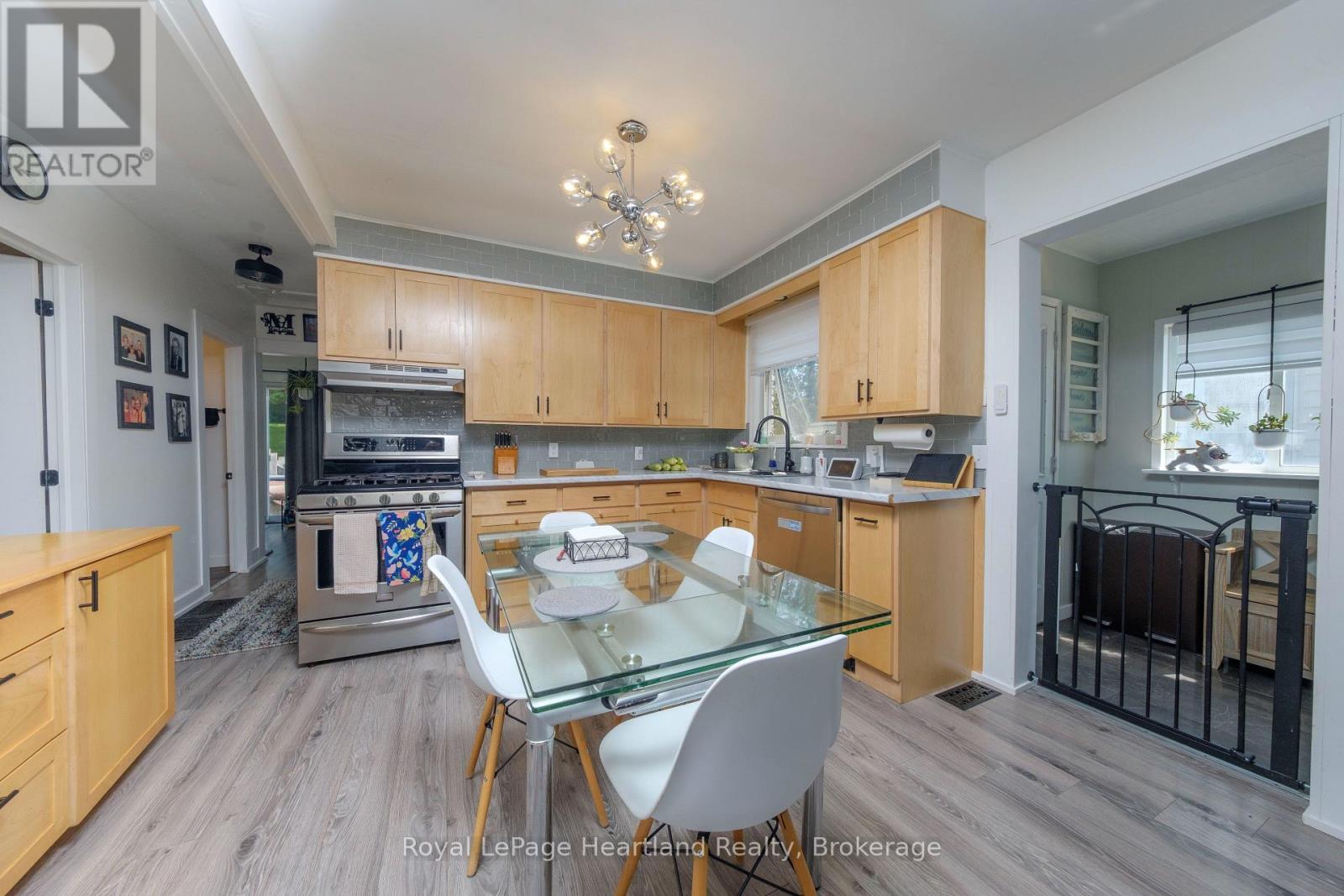 109 CARLING TERRACE - 5