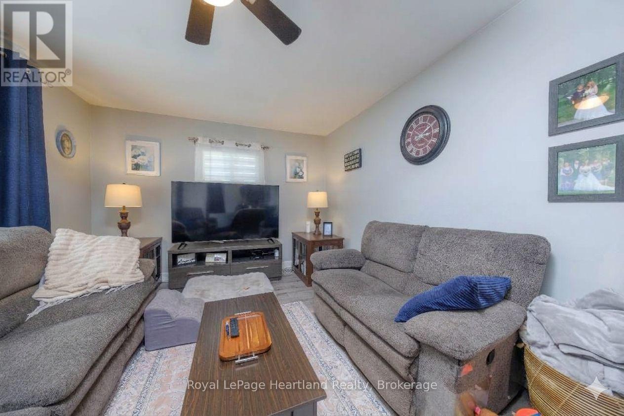 109 CARLING TERRACE - 7
