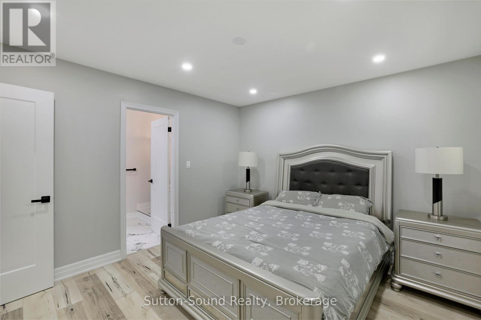 222404 DERBY-KEPPEL TOWNLINE - 16