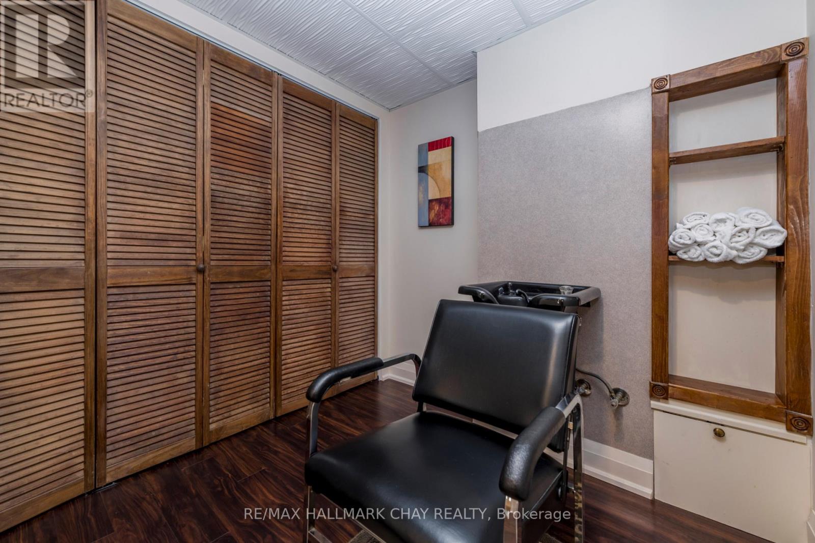22 PETER STREET - 25