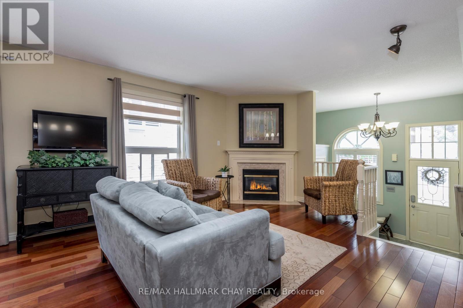 22 PETER STREET - 5