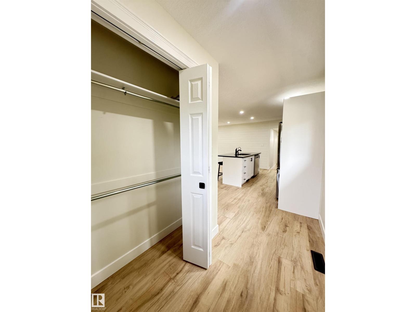 #701 55107 RGE ROAD 33 - 18