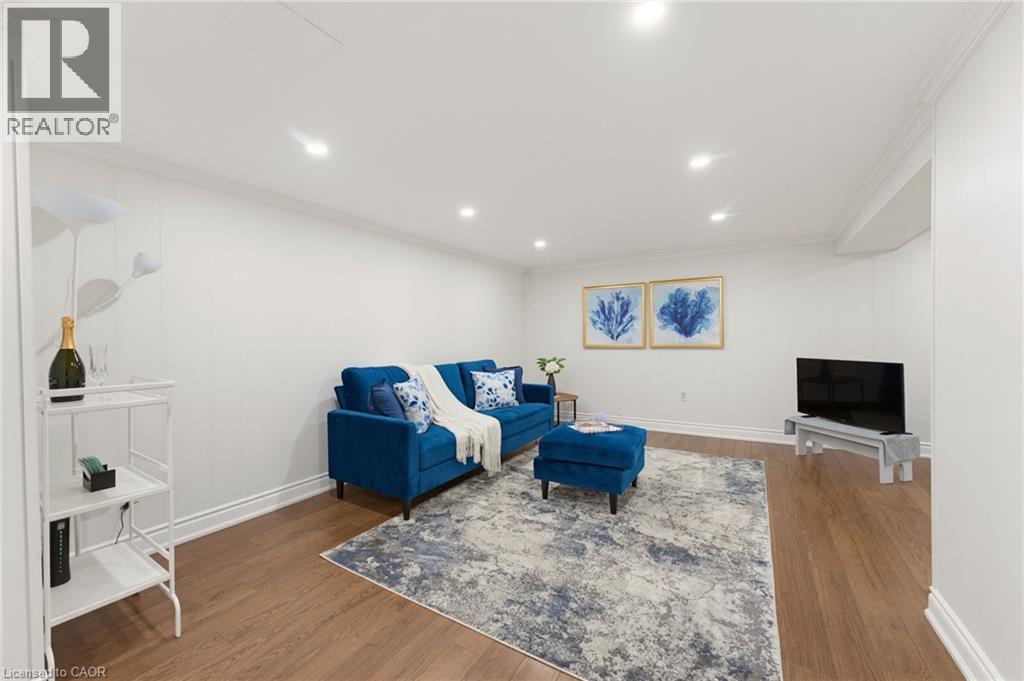 620 FORESTWOOD Crescent - Image 22