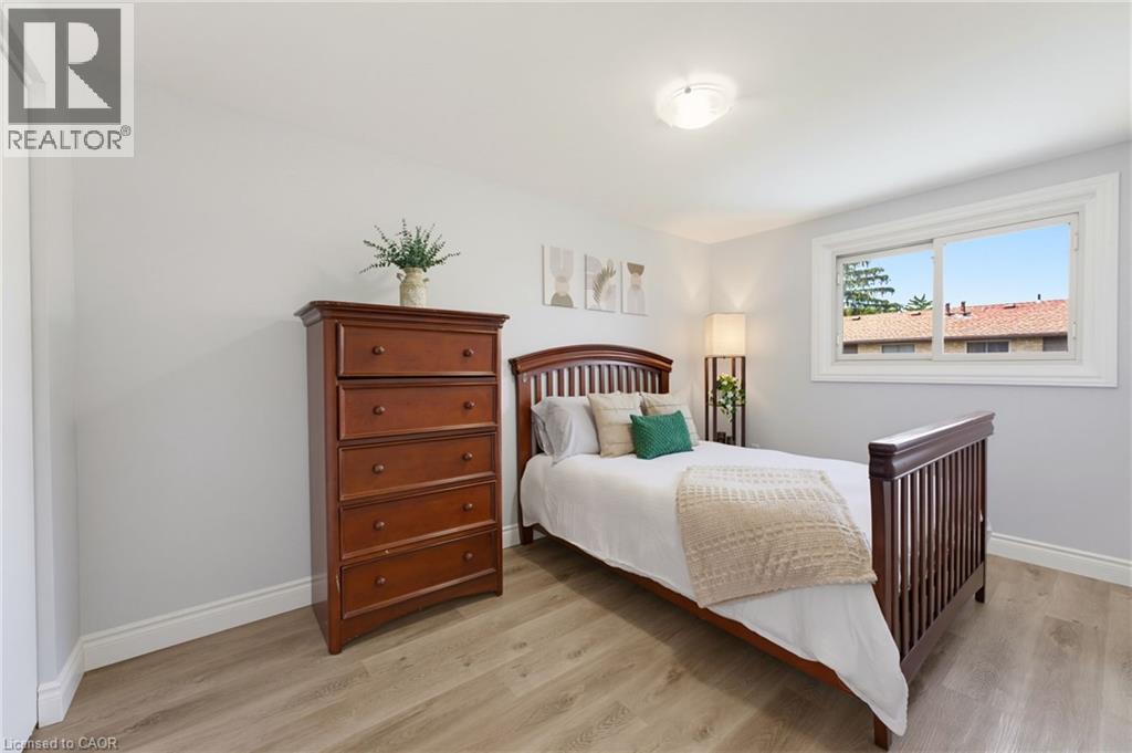 620 FORESTWOOD Crescent - Image 17