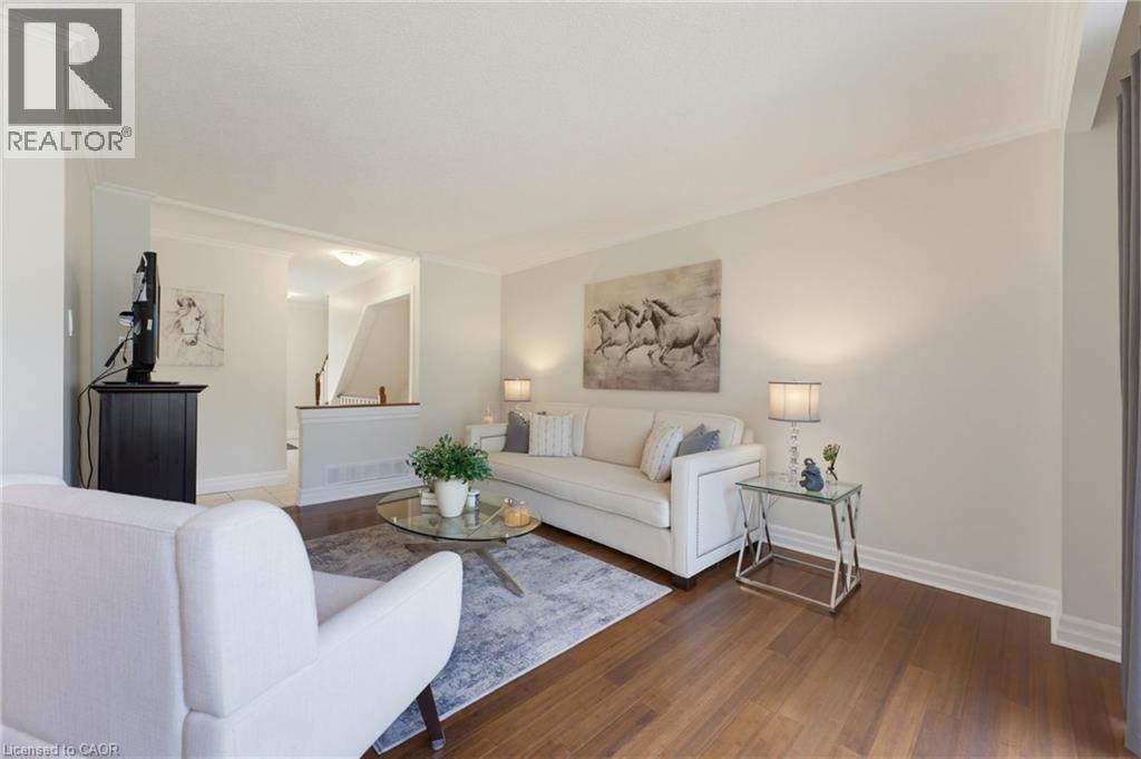 620 FORESTWOOD Crescent - Image 6