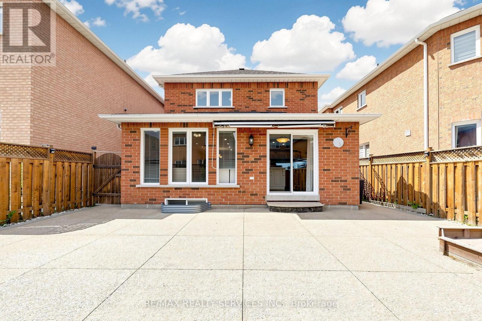 32 HILLPATH CRESCENT - Image 44