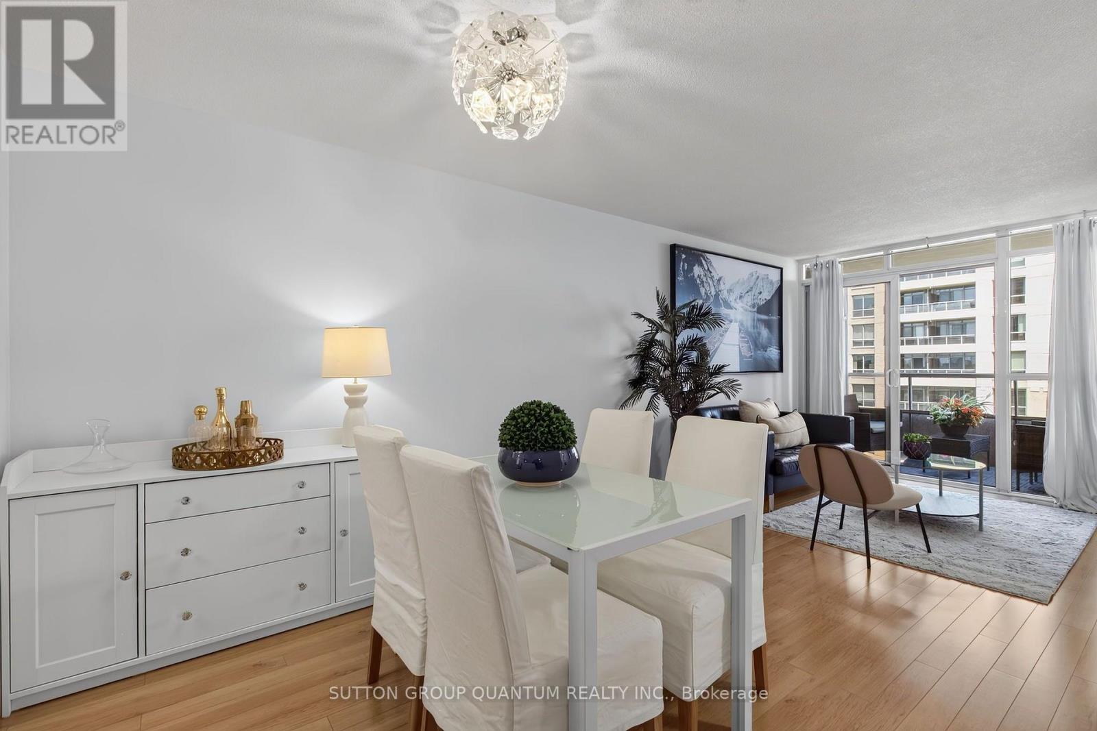 #723 5233 DUNDAS STREET W - 16