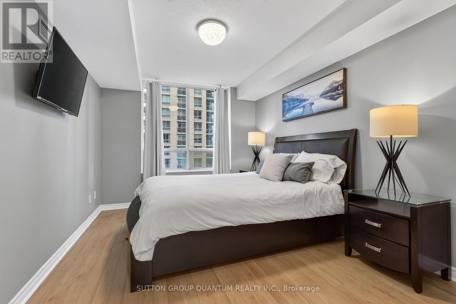 #723 5233 DUNDAS STREET W - 23