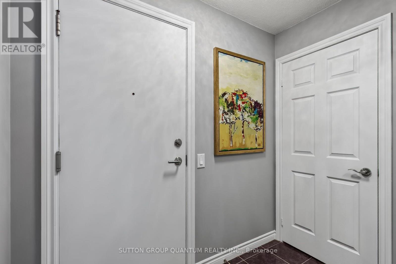 #723 5233 DUNDAS STREET W - 5