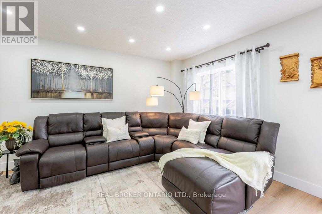 #2 185 HIGHLAND CRESCENT - 11
