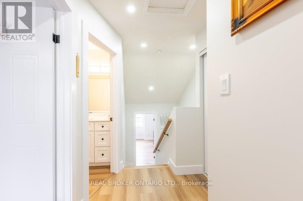 #2 185 HIGHLAND CRESCENT - 23