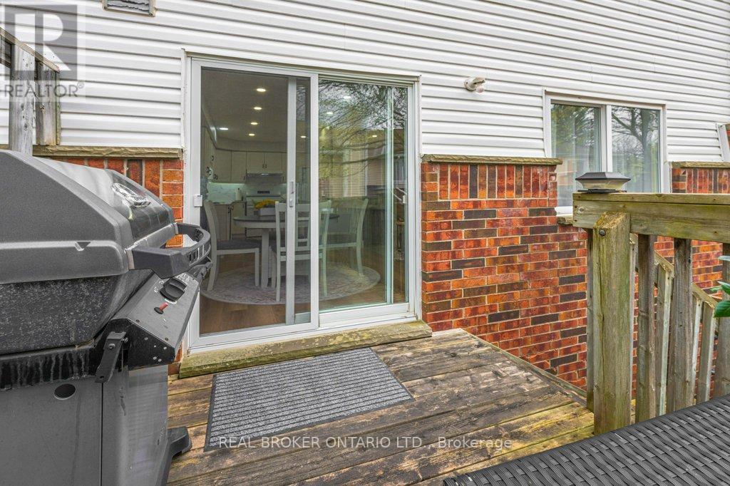 #2 185 HIGHLAND CRESCENT - 32