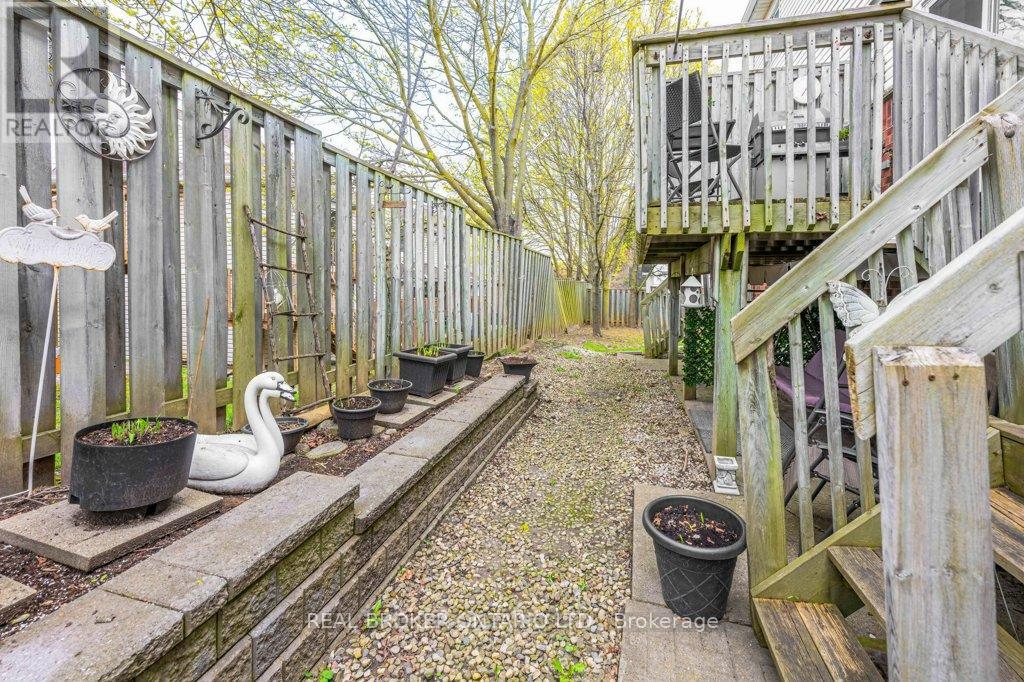 #2 185 HIGHLAND CRESCENT - 35